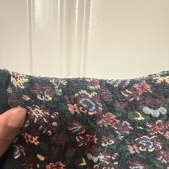 Urban Outfitters Kimchi Blue Floral Tapestry Pin Up High Waist Shorts Size 0 - Picture 8 of 12